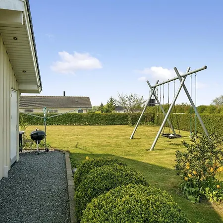 Reimer - 700m From The Sea By Interhome