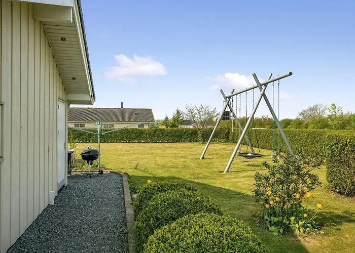 Reimer - 700m From The Sea By Interhome